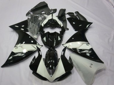 2012-2014 Negro Plata Blanco R1 Carenado