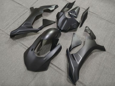 2015-2019 Negro Mate R1 Carenado