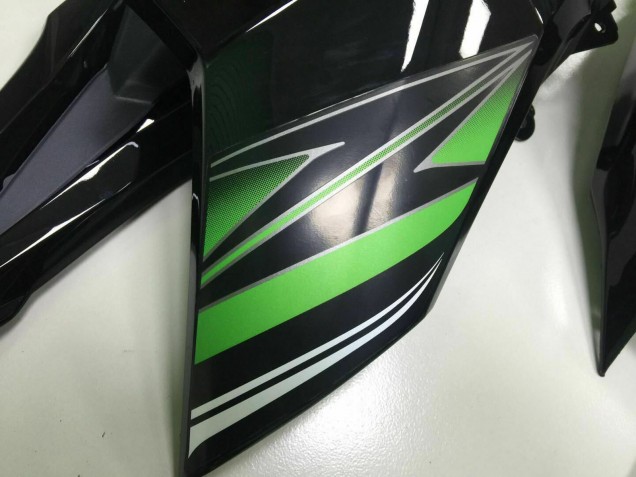 Carenado Moto Kawasaki Z800 2013-2018 - Verde Negro Brillante Asequibles