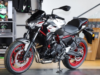 Carenados Moto Kawasaki Ninja Z650 2020-2023 - Negro Plata Rojo Asequibles