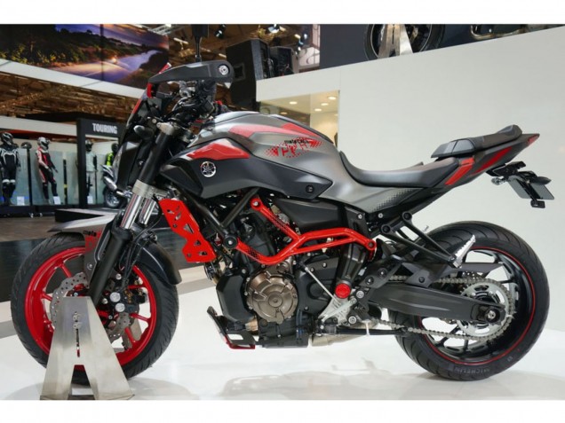 Carenados Moto Yamaha MT07/FZ07 2012-2017 - Gris Rojo Asequibles