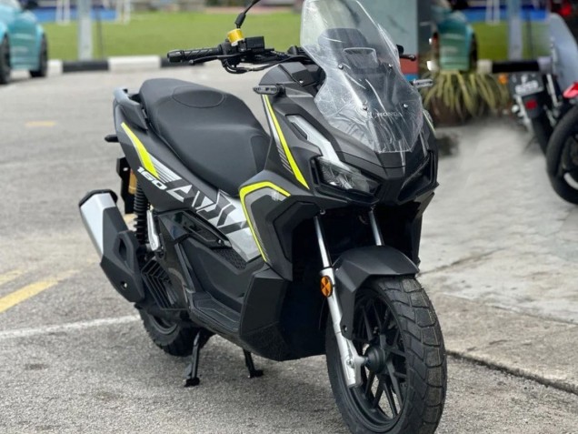 Carenados Moto Honda ADV160 2022-2024 - Plata Amarillo Negro Mate Asequibles